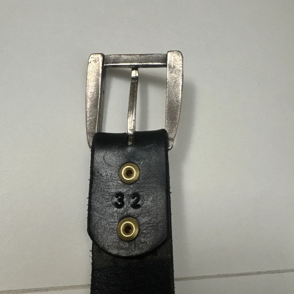 SmartPak Studded Leather Belt. Fox. Rocker, Style. 1.5